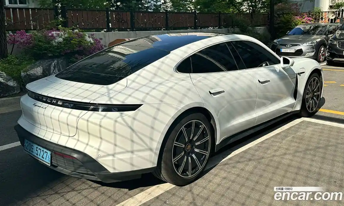 Porsche Taycan 2021 Автомат в Москве № 197920, фото 5