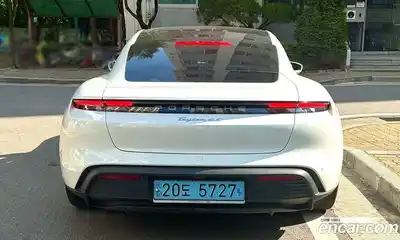 Porsche Taycan 2021 Автомат в Москве № 197920, миниатюра 7