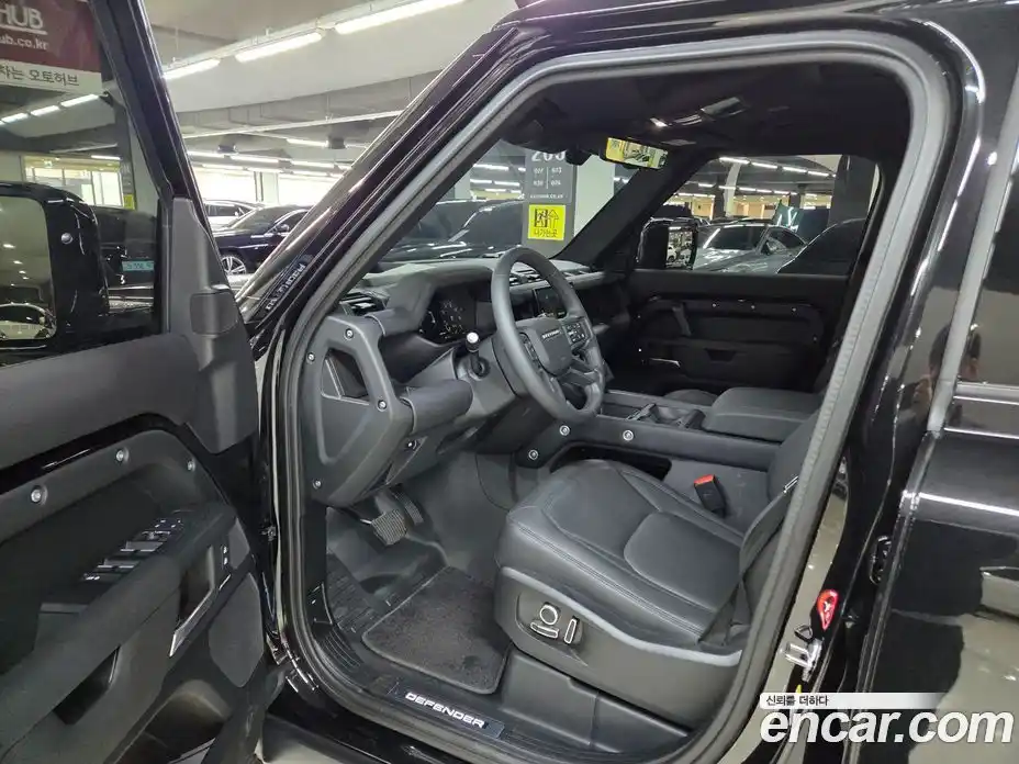 Land Rover Defender 2025 3.0 Автомат в Москве № 198091, фото 7