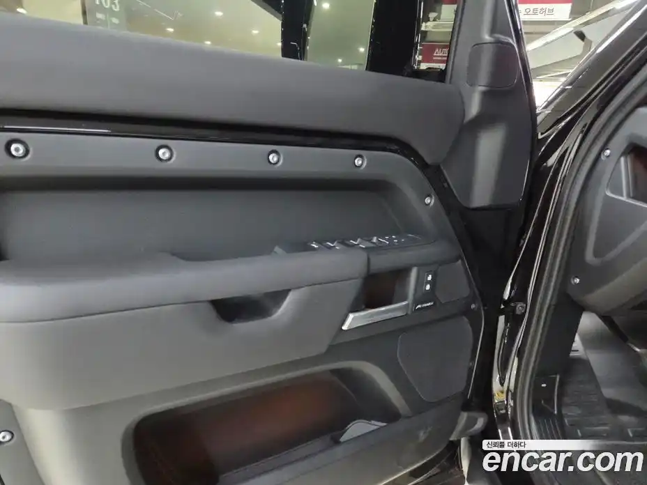 Land Rover Defender 2025 3.0 Автомат в Москве № 198091, фото 9