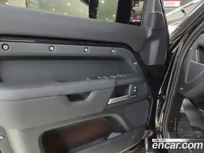 Land Rover Defender 2025 3.0 Автомат в Москве № 198091, миниатюра 9