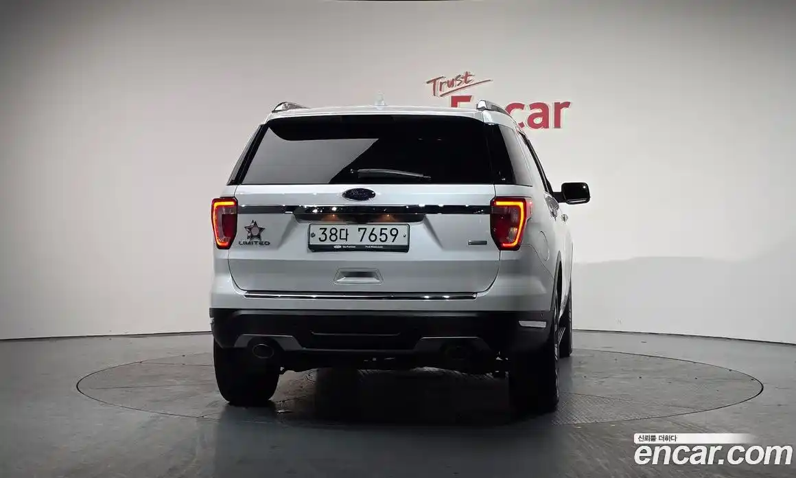 Ford Explorer 2018 2.3 Автомат в Москве № 199713, фото 4