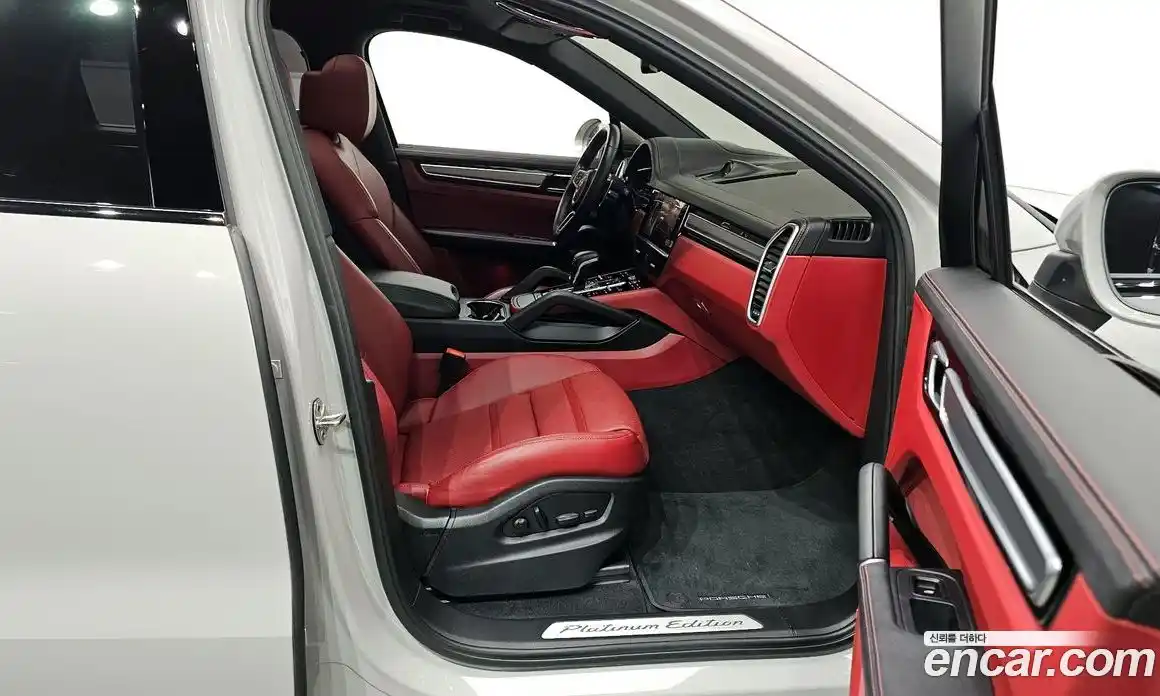 Porsche Cayenne 2023 3.0 Автомат в Москве № 213125, фото 11