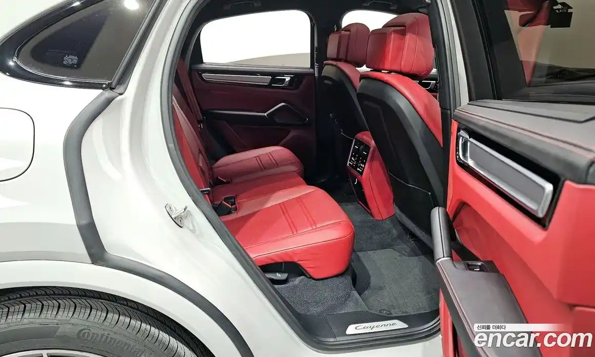 Porsche Cayenne 2023 3.0 Автомат в Москве № 213125, фото 12