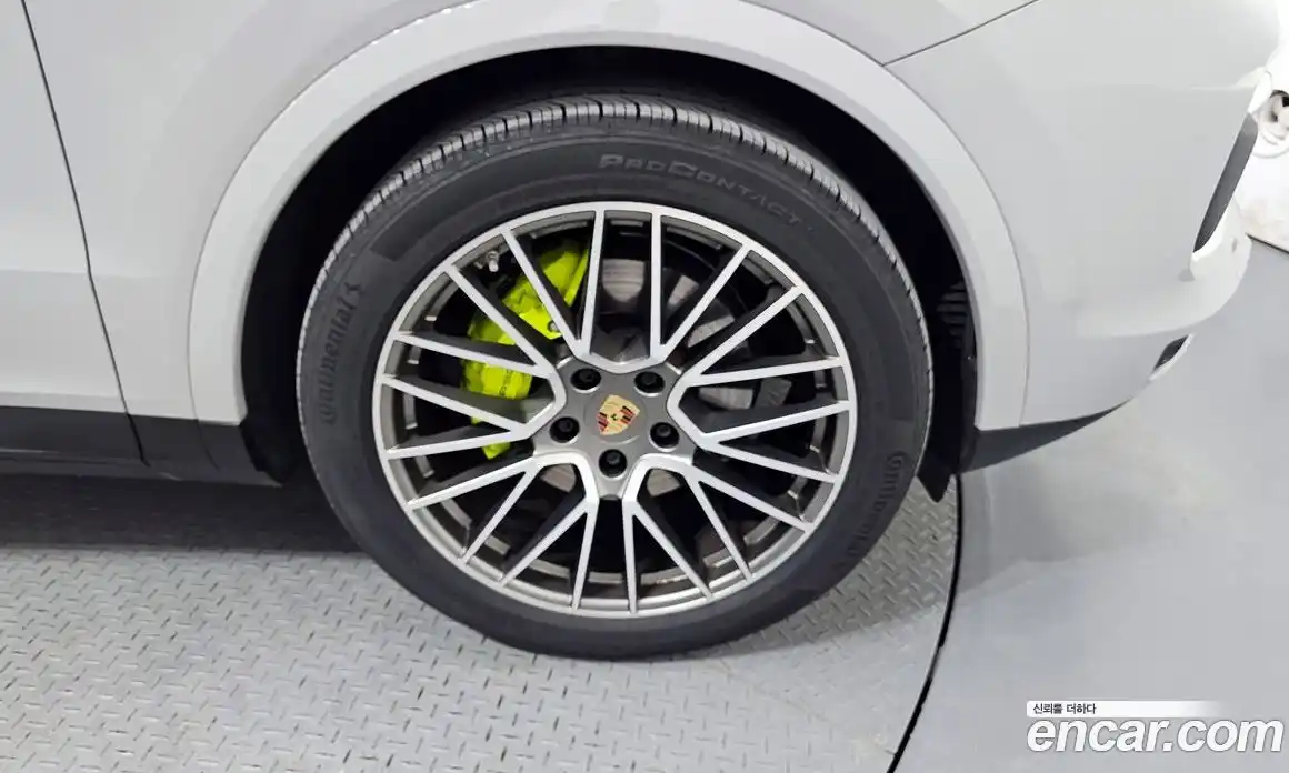 Porsche Cayenne 2023 3.0 Автомат в Москве № 213125, фото 5