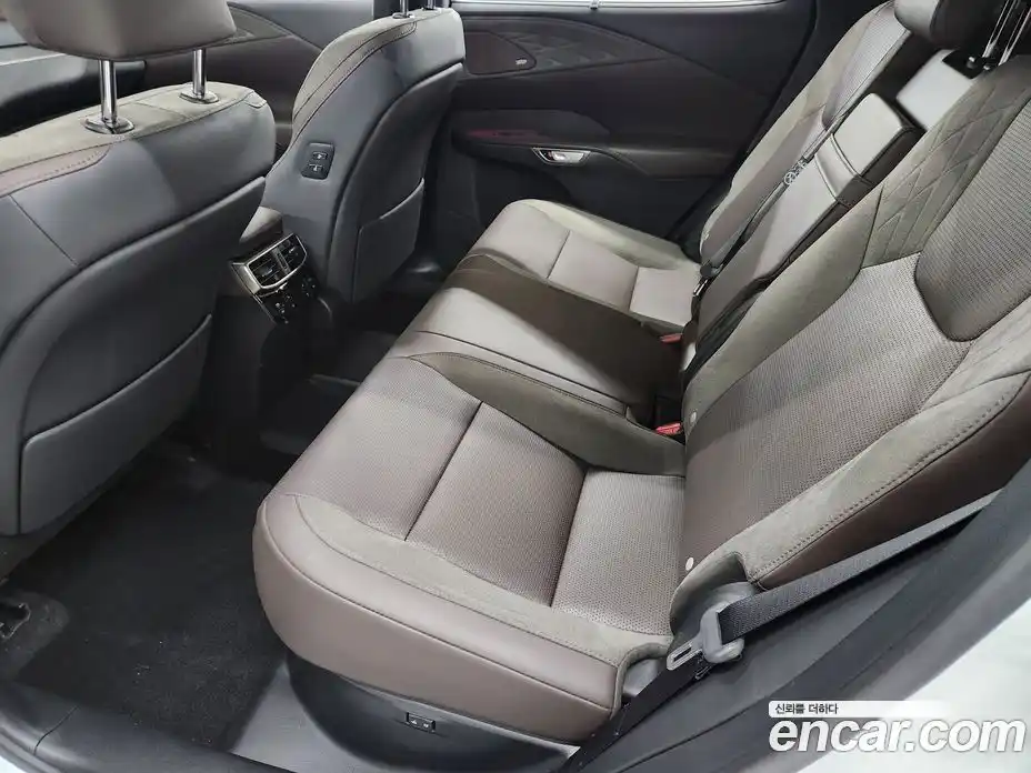 Lexus RX 2024 2.5 Вариатор в Москве № 214766, фото 18