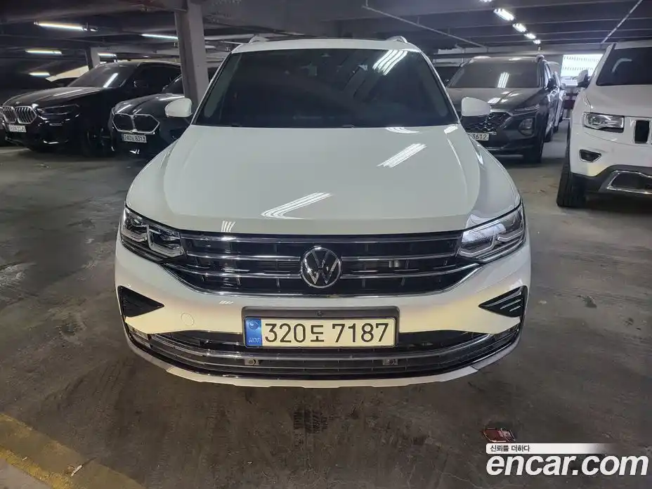Volkswagen Tiguan 2023 2.0 Автомат в Москве № 214879, фото 3