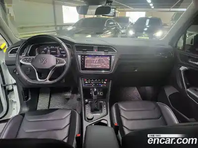 Volkswagen Tiguan 2023 2.0 Автомат в Москве № 214879, миниатюра 7