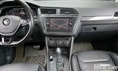 Volkswagen Tiguan 2018 2.0 Автомат в Москве № 215205, миниатюра 12