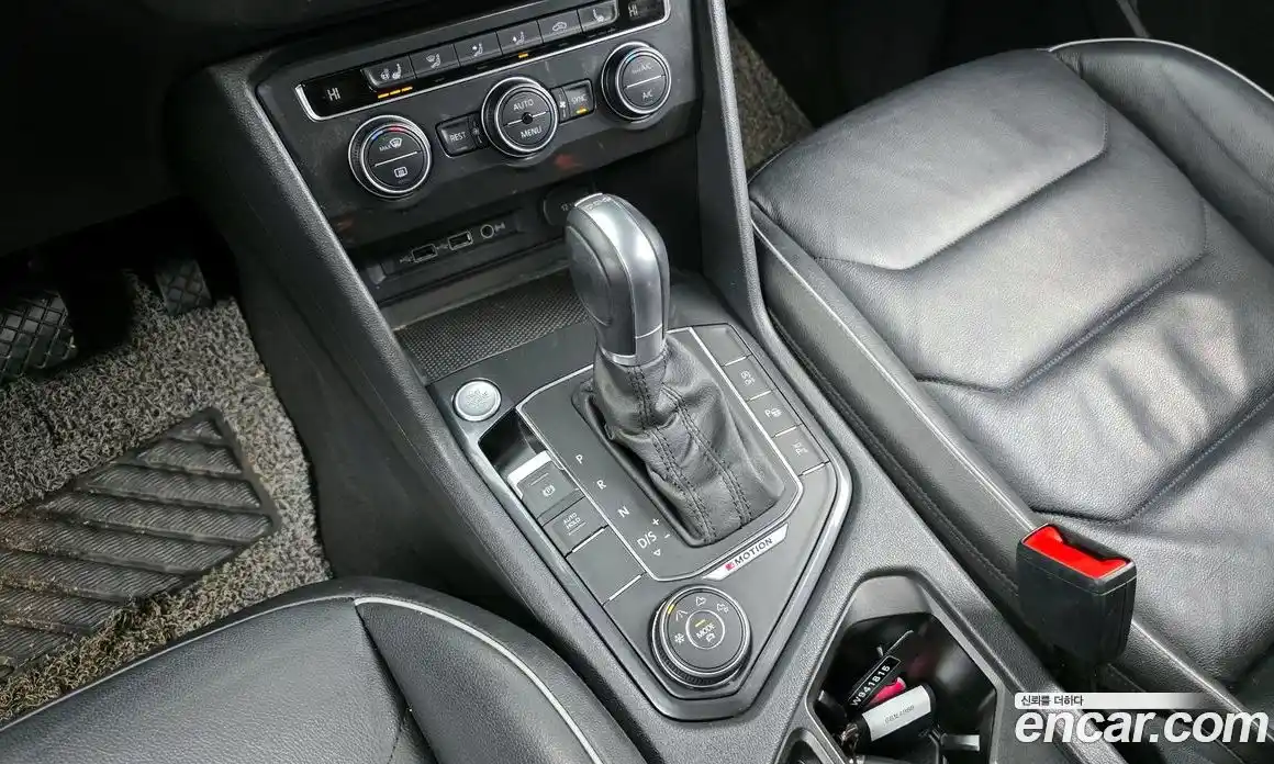 Volkswagen Tiguan 2018 2.0 Автомат в Москве № 215205, фото 19