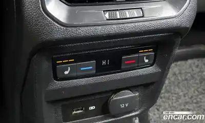 Volkswagen Tiguan 2018 2.0 Автомат в Москве № 215205, миниатюра 3