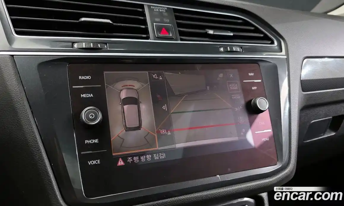 Volkswagen Tiguan 2018 2.0 Автомат в Москве № 215205, фото 9