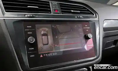 Volkswagen Tiguan 2018 2.0 Автомат в Москве № 215205, миниатюра 9