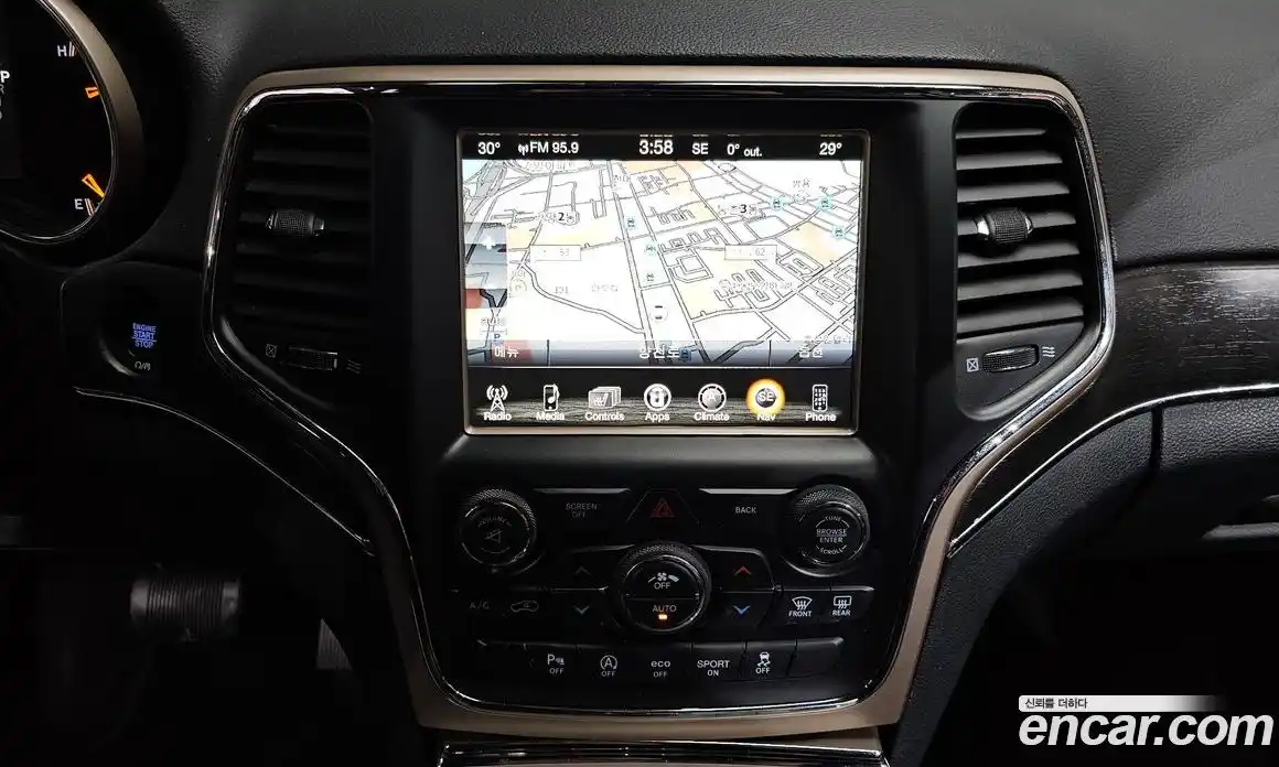 Jeep Cherokee 2017 3.6 Автомат в Москве № 215501, фото 13