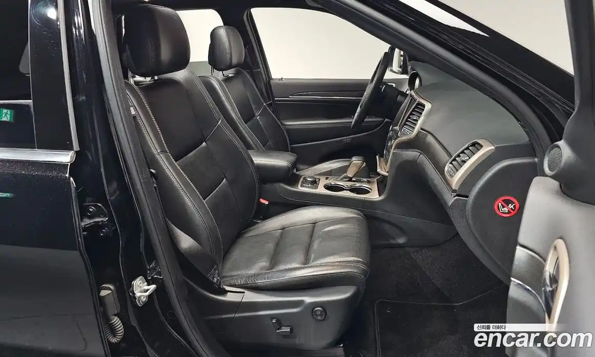 Jeep Cherokee 2017 3.6 Автомат в Москве № 215501, фото 10