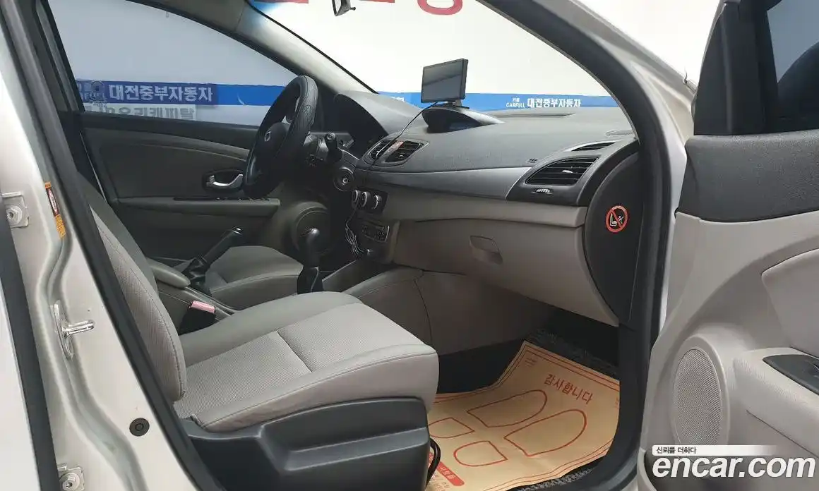 Renault SM3 2011 1.6 Механическая в Москве № 227374, фото 8