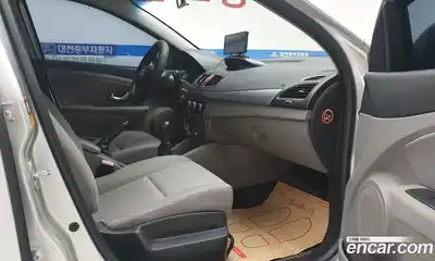 Renault SM3 2011 1.6 Механическая в Москве № 227374, миниатюра 8