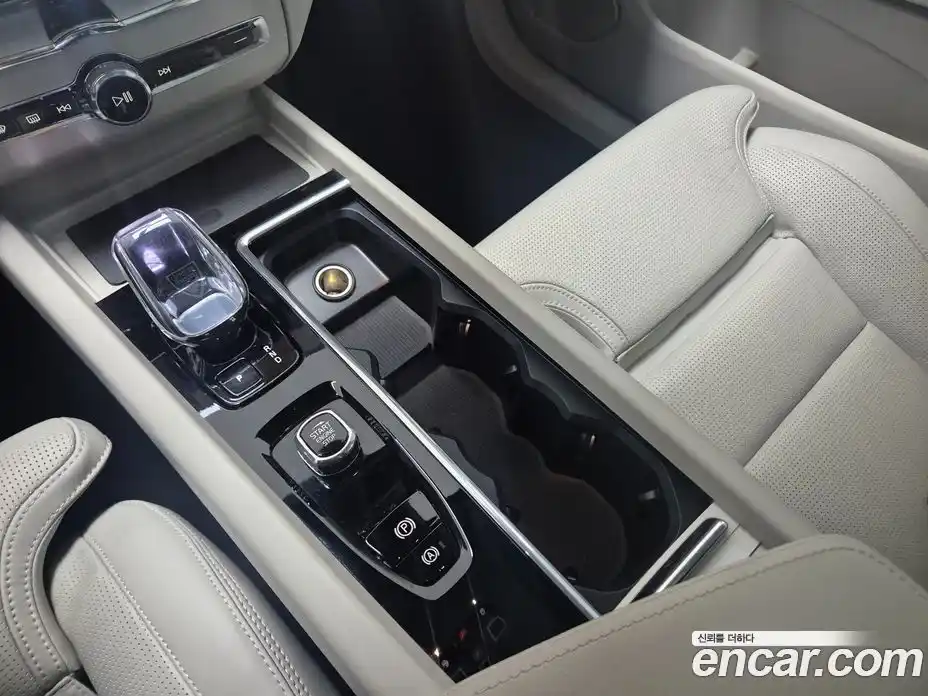 Volvo XC60 2026 2.0 Автомат в Москве № 230747, фото 9