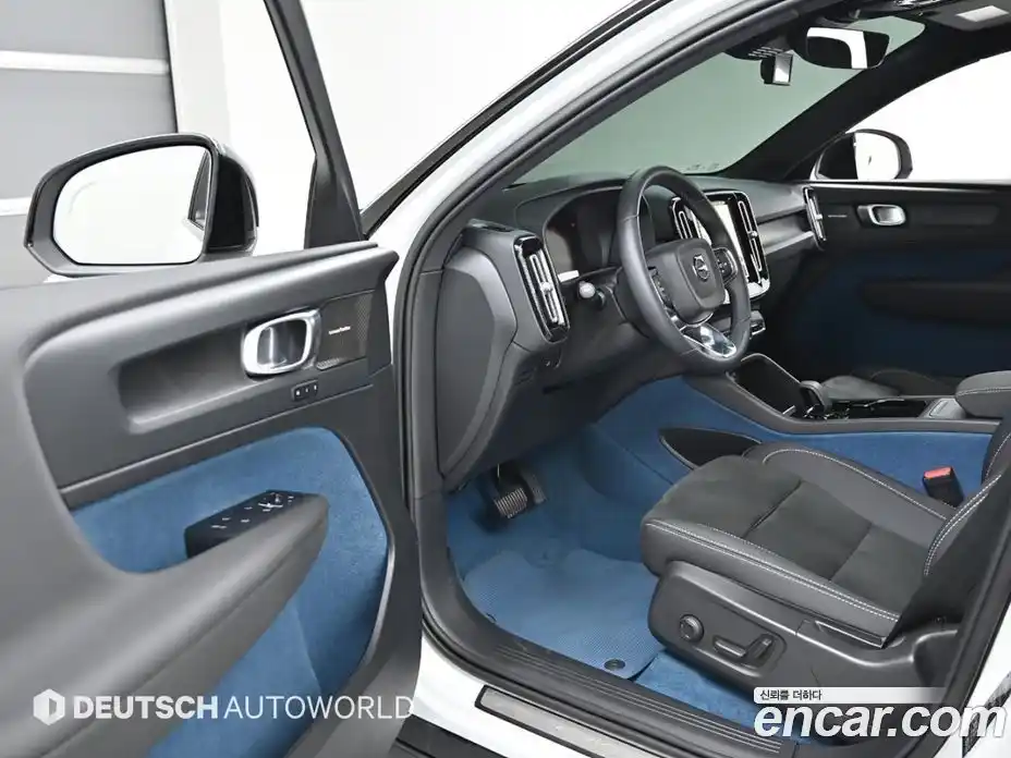 Volvo XC40 2024 0.2 Автомат в Москве № 230798, фото 11