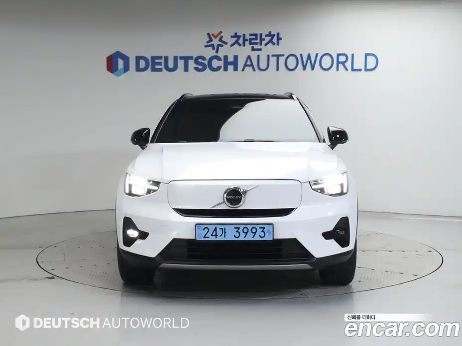 Volvo XC40 2024 0.2 Автомат в Москве № 230798, фото 3