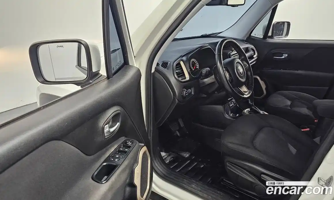 Jeep Renegade 2016 2.4 Автомат в Москве № 232551, фото 11