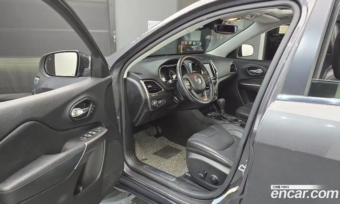 Jeep Cherokee 2021 2.4 Автомат в Москве № 232570, фото 16