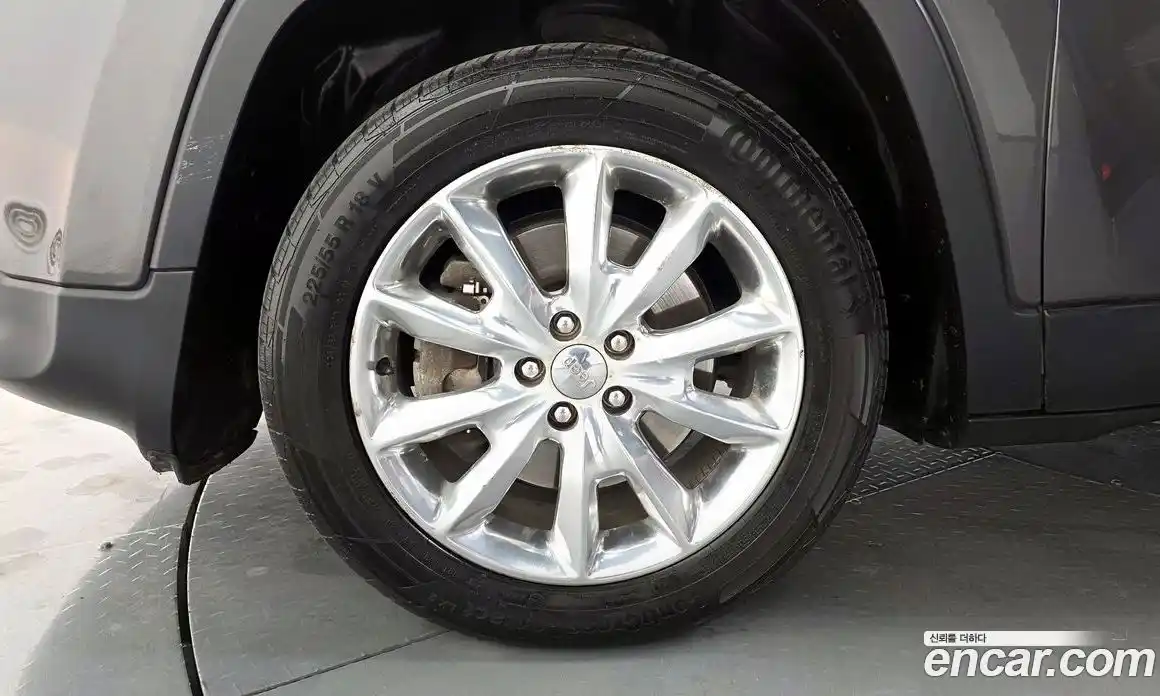 Jeep Cherokee 2014 2.4 Автомат в Москве № 232634, фото 15