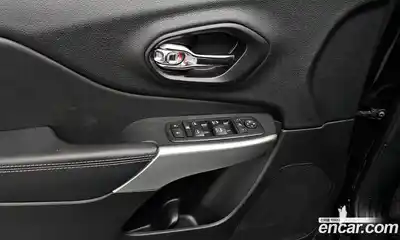 Jeep Cherokee 2018 2.4 Автомат в Москве № 232656, миниатюра 4