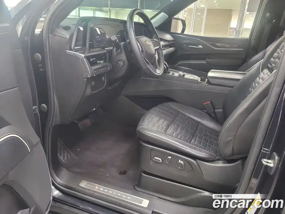 Cadillac Escalade 2023 6.2 Автомат в Москве № 256534, фото 14