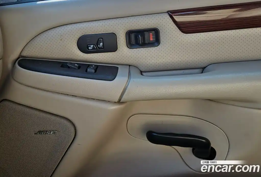 Cadillac Escalade 2004 6.0 Автомат в Москве № 256577, фото 13