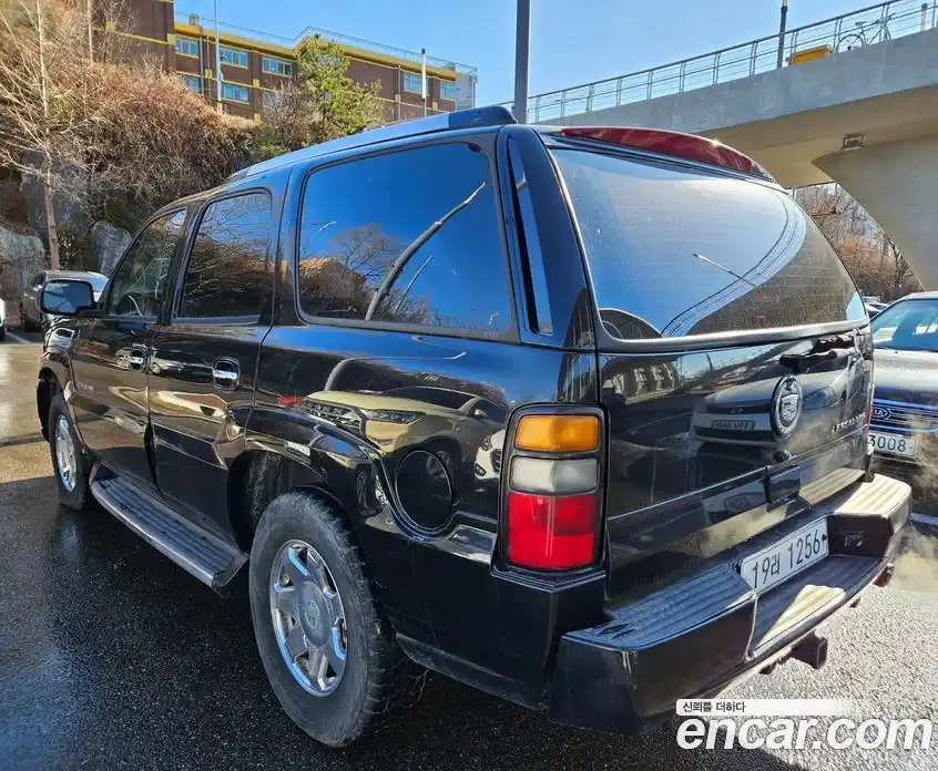 Cadillac Escalade 2004 6.0 Автомат в Москве № 256577, фото 2