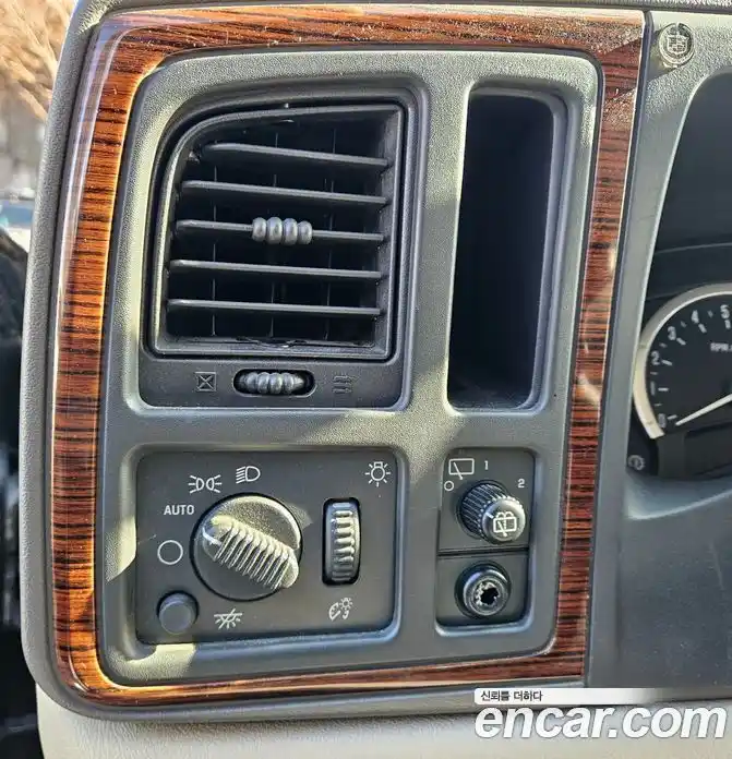 Cadillac Escalade 2004 6.0 Автомат в Москве № 256577, фото 9