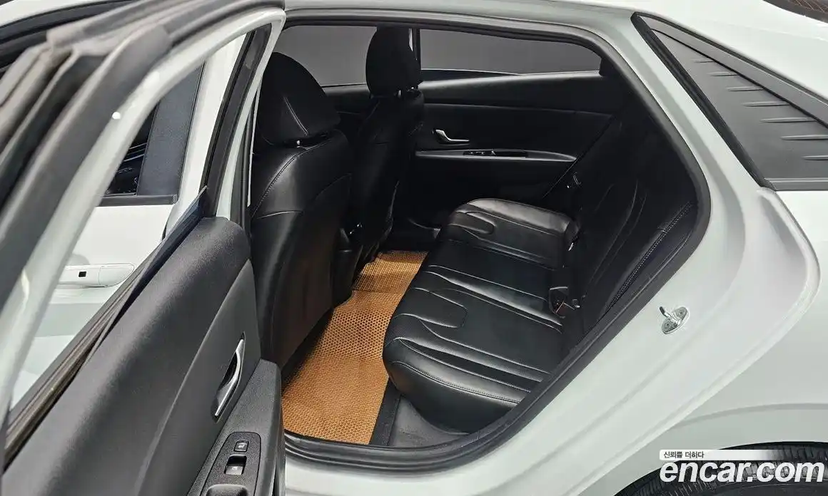 Hyundai Avante 2021 1.6 Автомат в Москве № 267382, фото 11