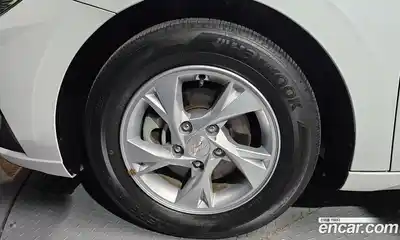 Hyundai Avante 2021 1.6 Автомат в Москве № 267382, миниатюра 7