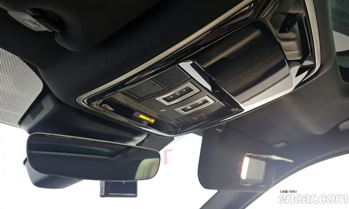 Land Rover Range-Rover Velar 2018 3.0 Автомат в Москве № 271487, фото 16