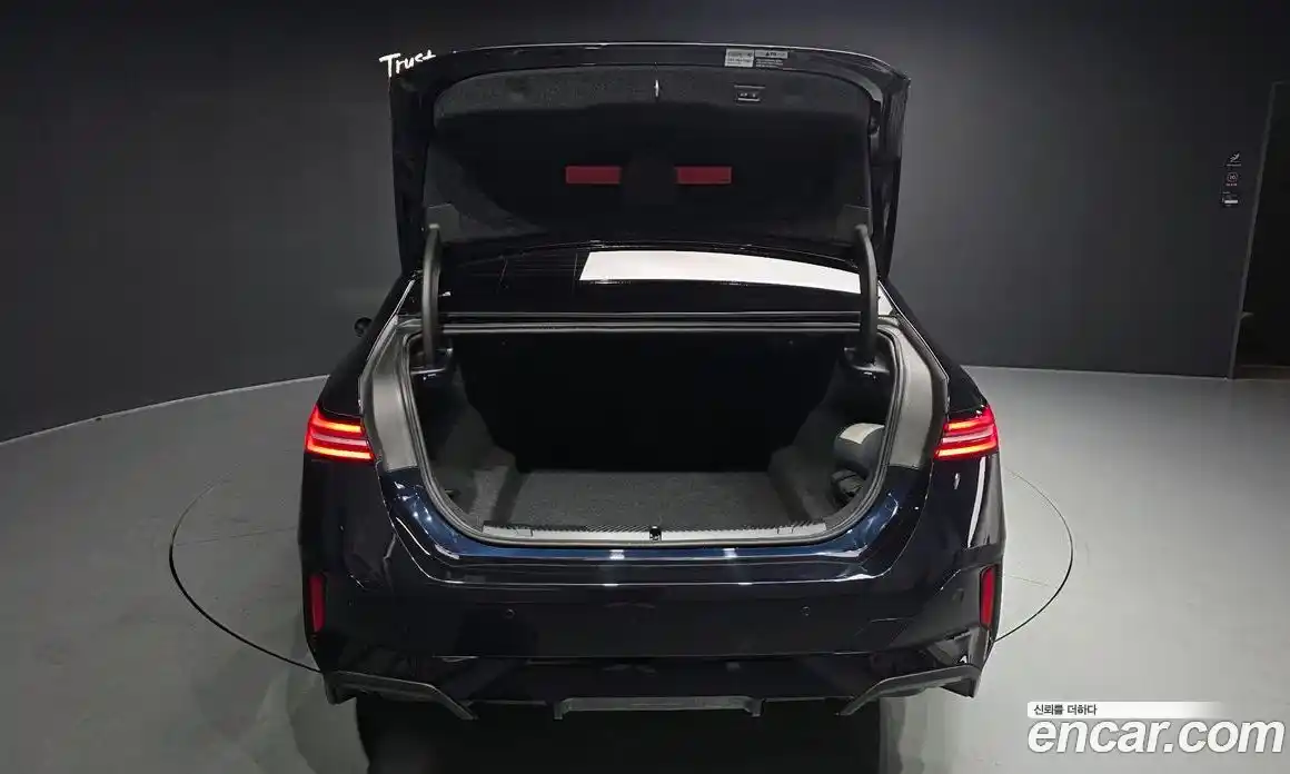 BMW 5-Series 2025 2.0 Автомат в Москве № 278984, фото 8