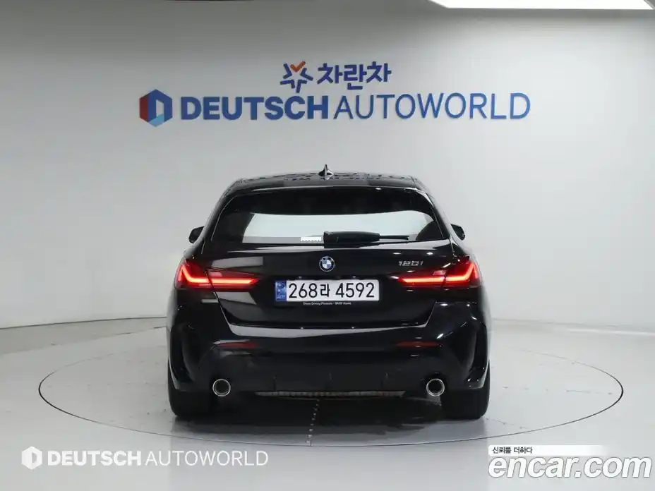 BMW 1-Series 2023 2.0 Автомат в Москве № 281507, фото 4