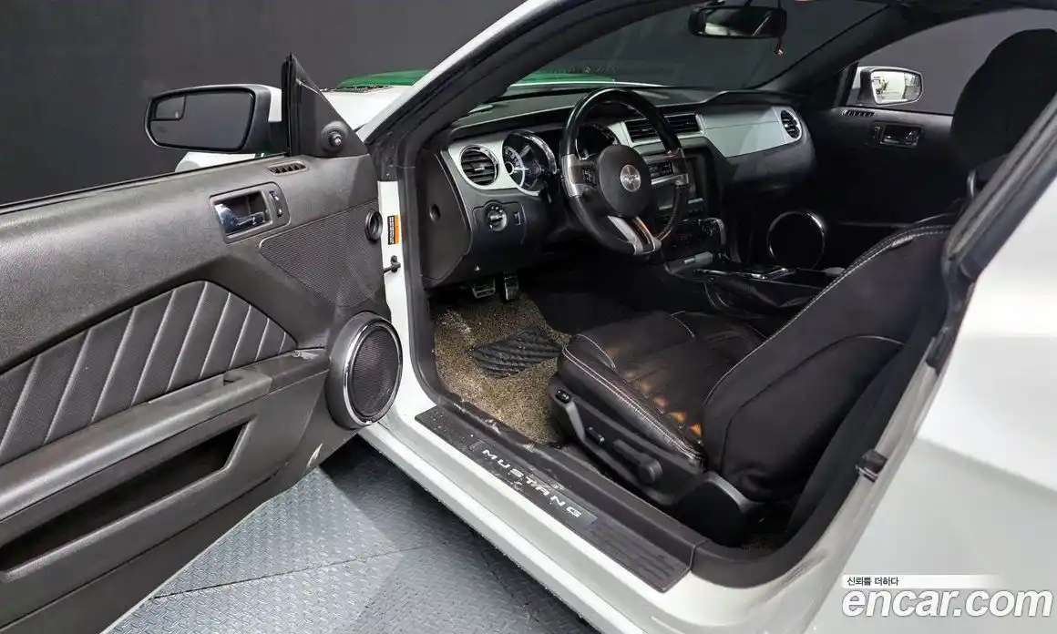 Ford Mustang 2013 3.7 Автомат в Москве № 281593, фото 18