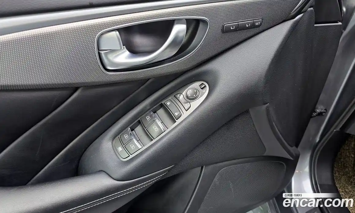 Infiniti Q50 2015 2.1 Автомат в Москве № 295013, фото 15