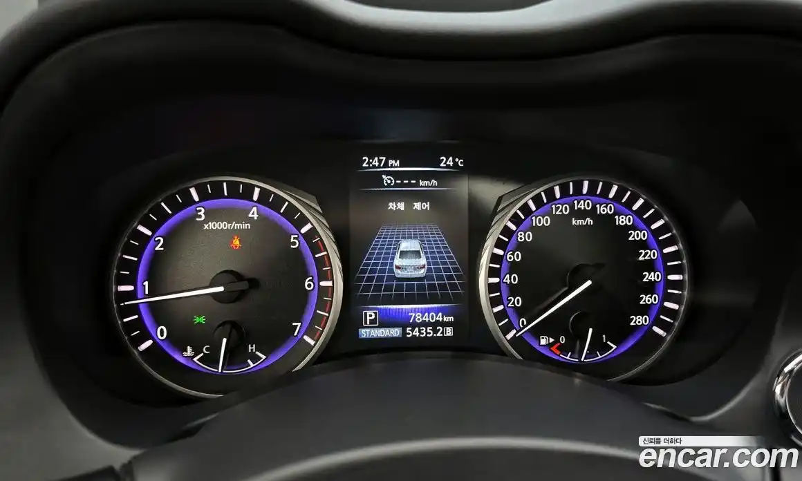 Infiniti Q50 2015 2.1 Автомат в Москве № 295013, фото 19