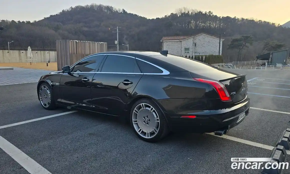 Jaguar XJ 2018 3.0 Автомат в Москве № 305181, фото 5