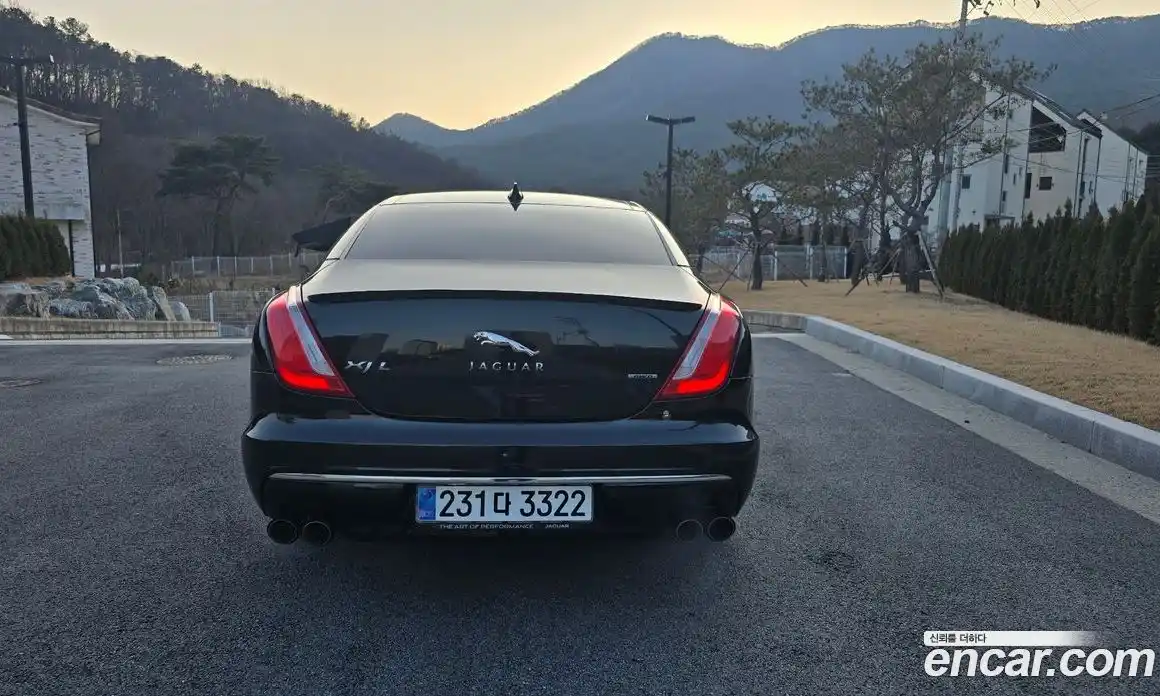 Jaguar XJ 2018 3.0 Автомат в Москве № 305181, фото 9
