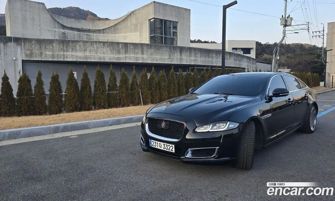 Jaguar XJ 2018 3.0 Автомат в Москве № 305181, фото 10