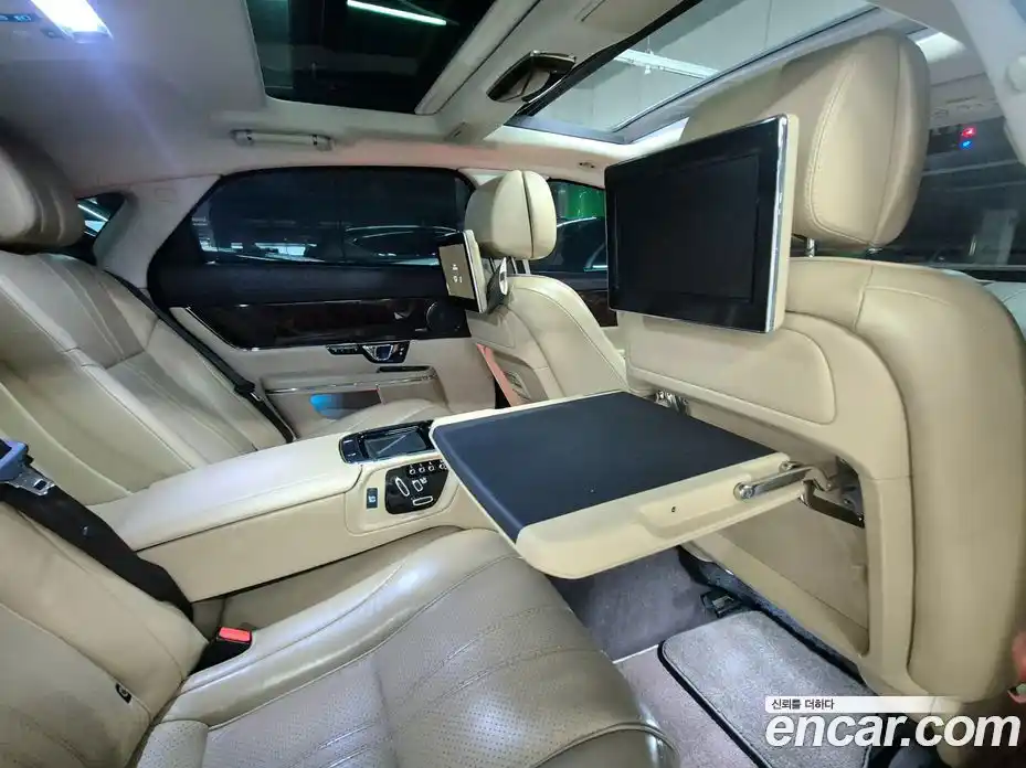 Jaguar XJ 2014 3.0 Автомат в Москве № 305208, фото 13