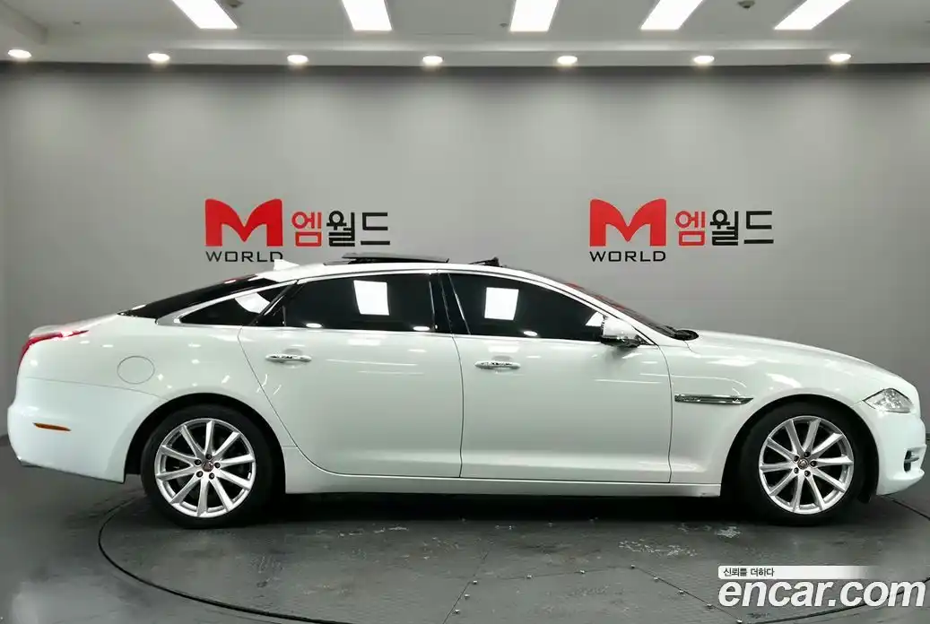 Jaguar XJ 2014 3.0 Автомат в Москве № 305208, фото 3