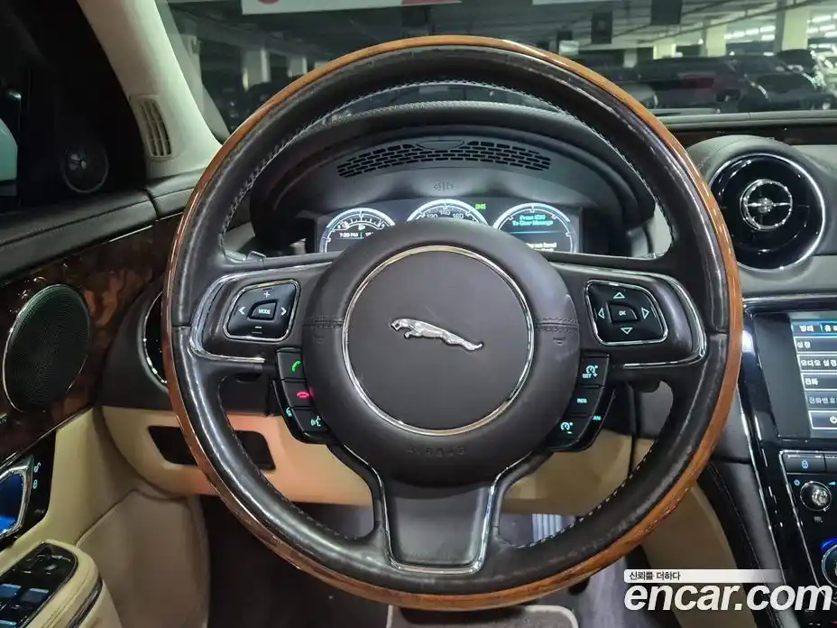 Jaguar XJ 2014 3.0 Автомат в Москве № 305208, фото 8