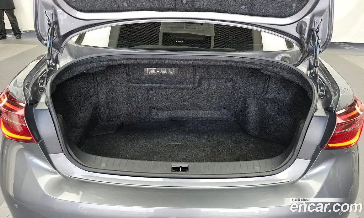 Infiniti Q50 2018 3.5 Автомат в Москве № 305299, фото 20