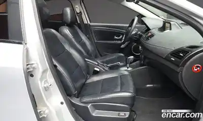 Renault SM3 2010 1.6 Автомат в Москве № 316999, миниатюра 11