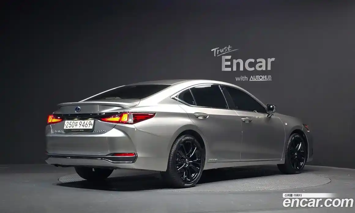 Lexus ES 2022 2.5 Автомат в Москве № 334308, фото 1