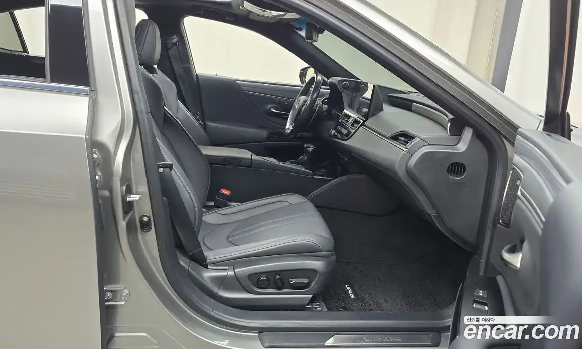 Lexus ES 2022 2.5 Автомат в Москве № 334308, фото 18